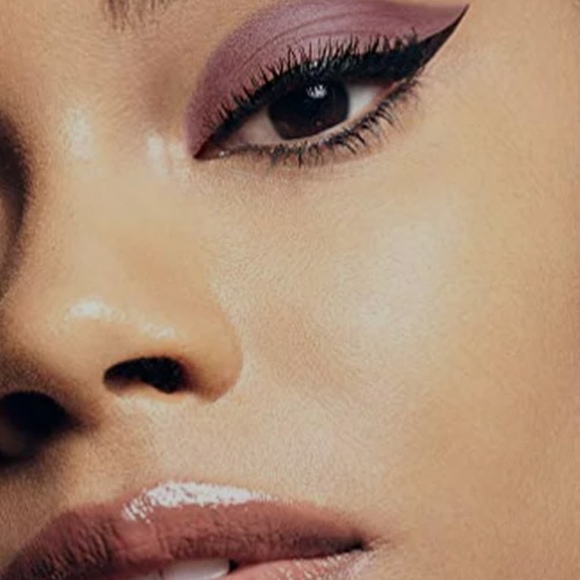 Meet your Posher, Angelina - Picture 1 of 1